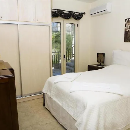 House For 10 Persons, With Swimming Pool * Rethymno