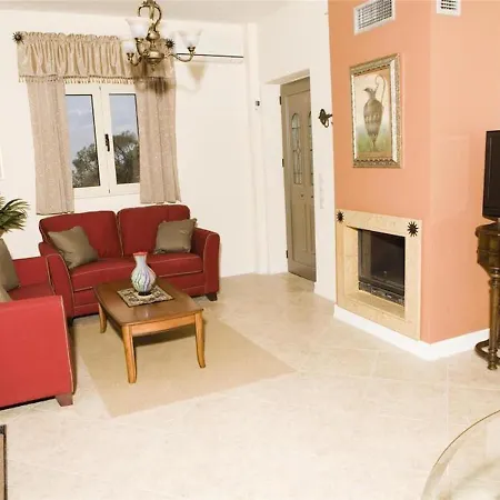 House For 10 Persons, With Swimming Pool Willa Retimno
